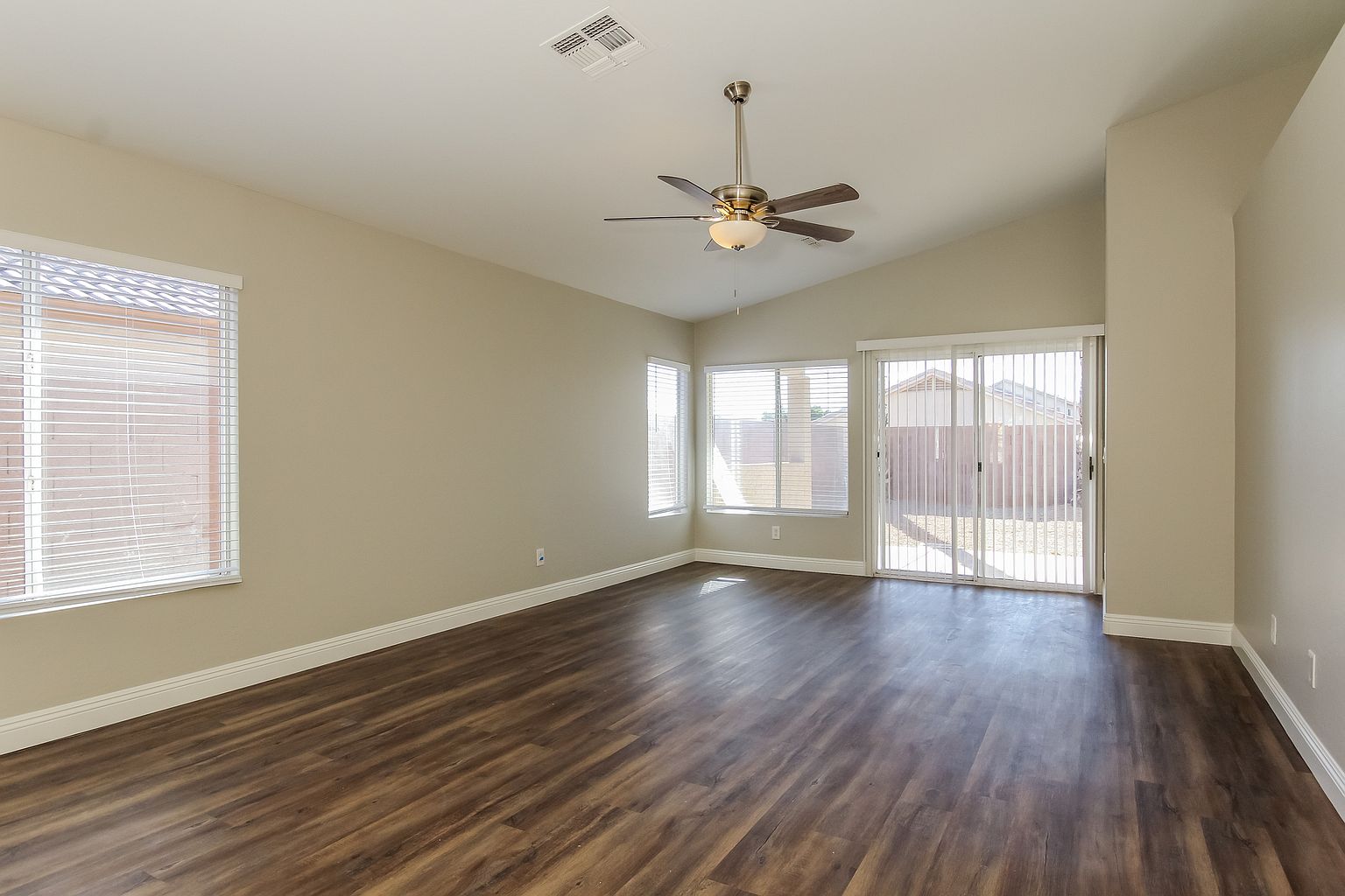 15441 W Port Royale Ln photo 2