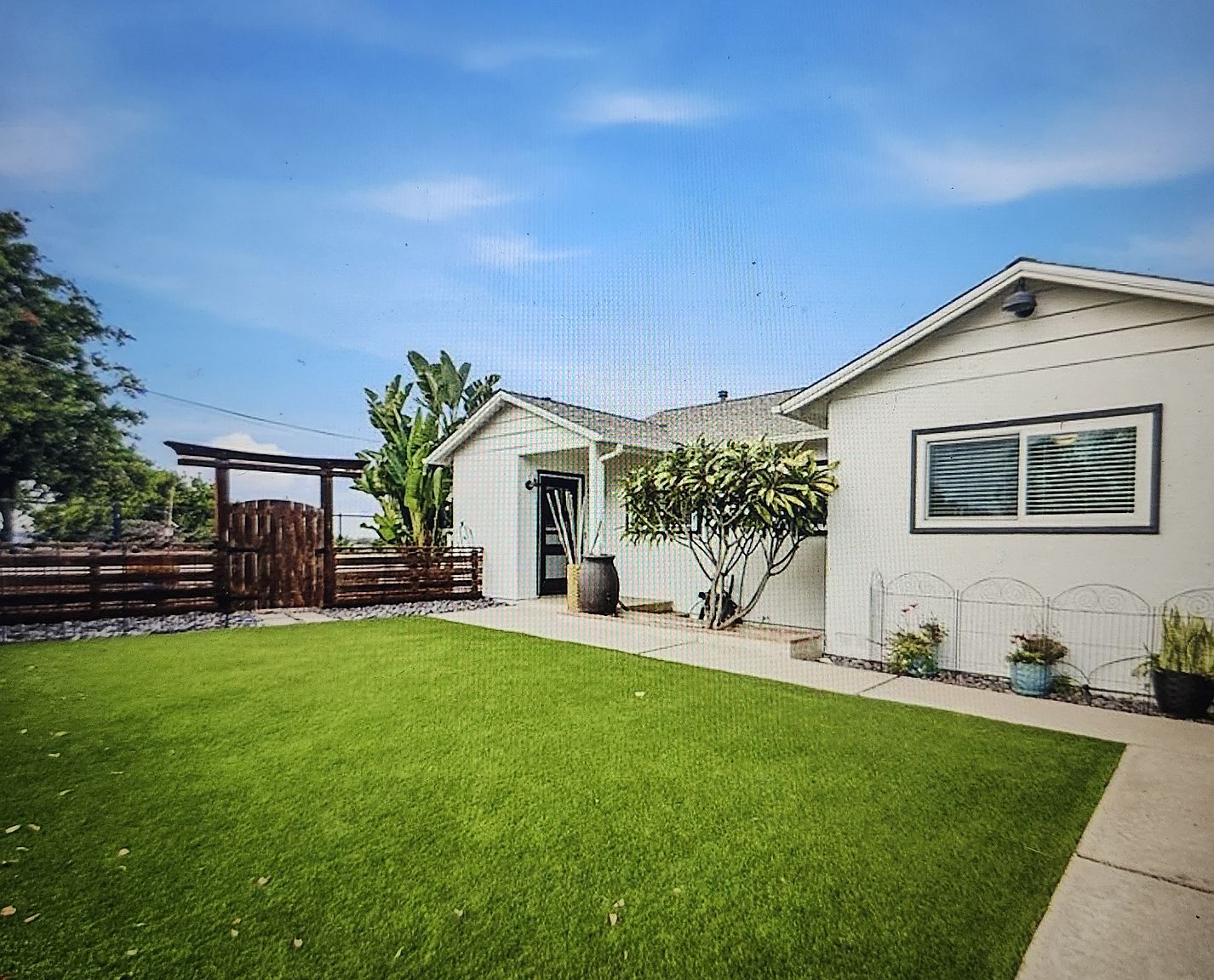 1864 Winterwarm Dr photo 3