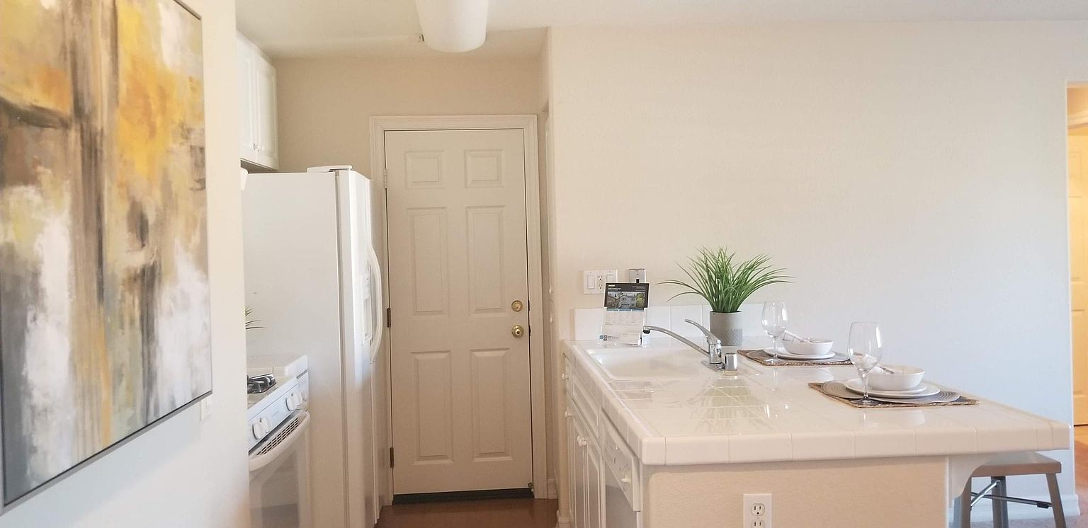 5463 Foxtail Loop photo 2