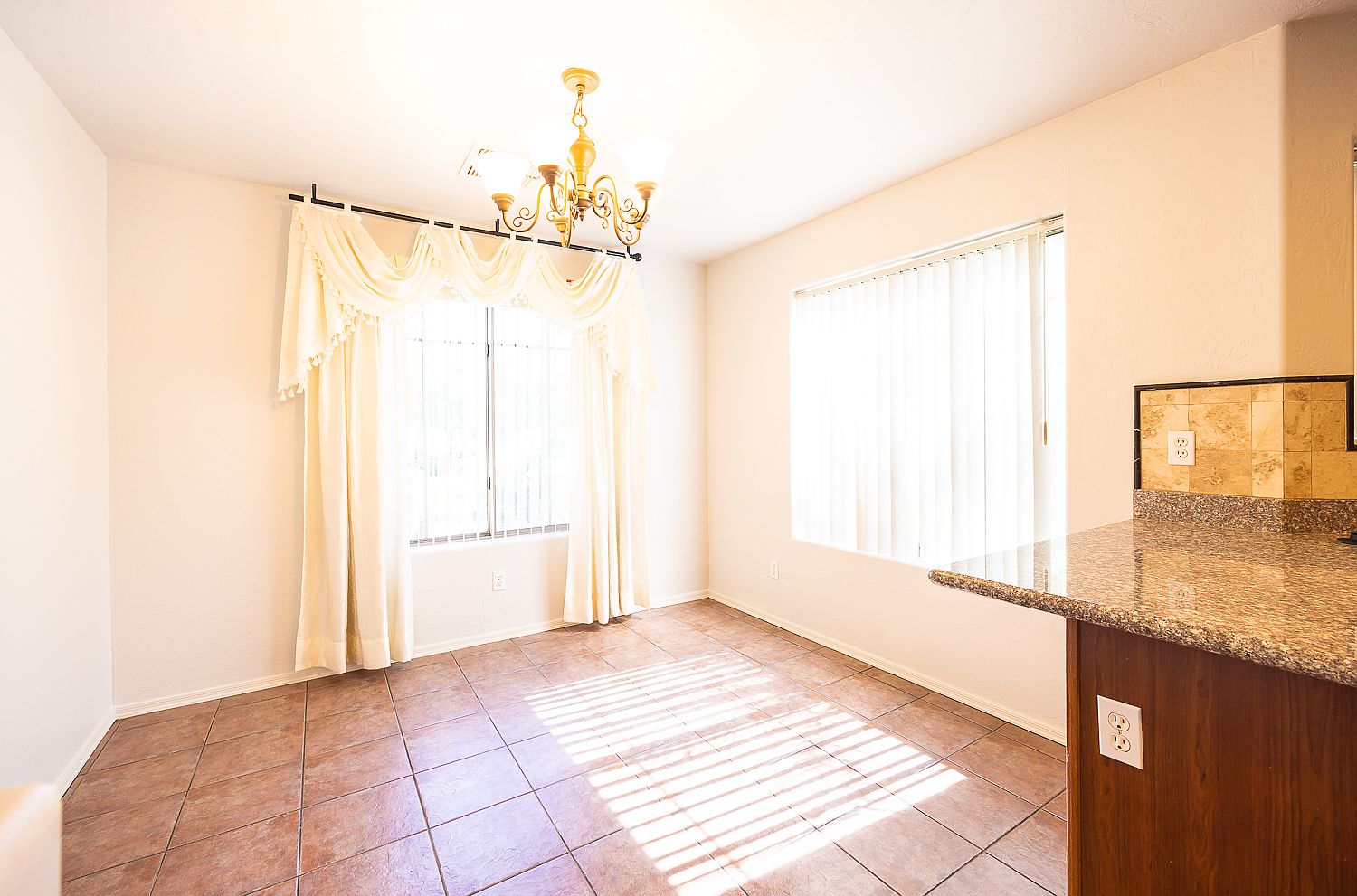 9233 W Mackenzie Dr photo 5