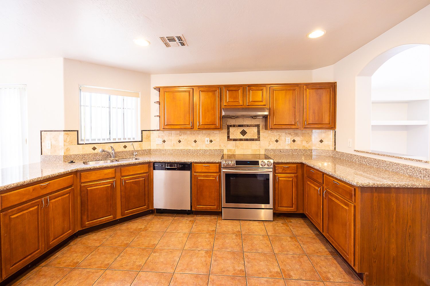 9233 West Mackenzie Drive photo 3