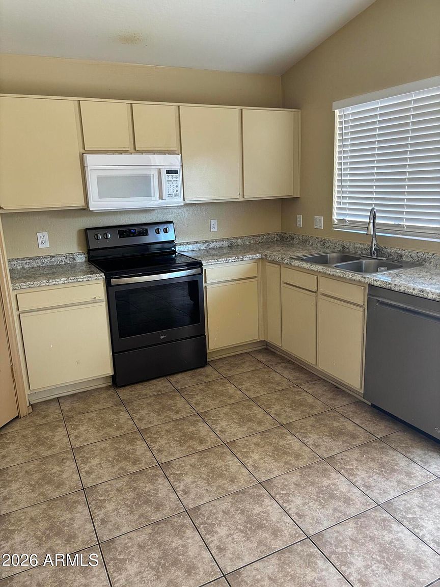 12625 W Paradise Dr photo 5
