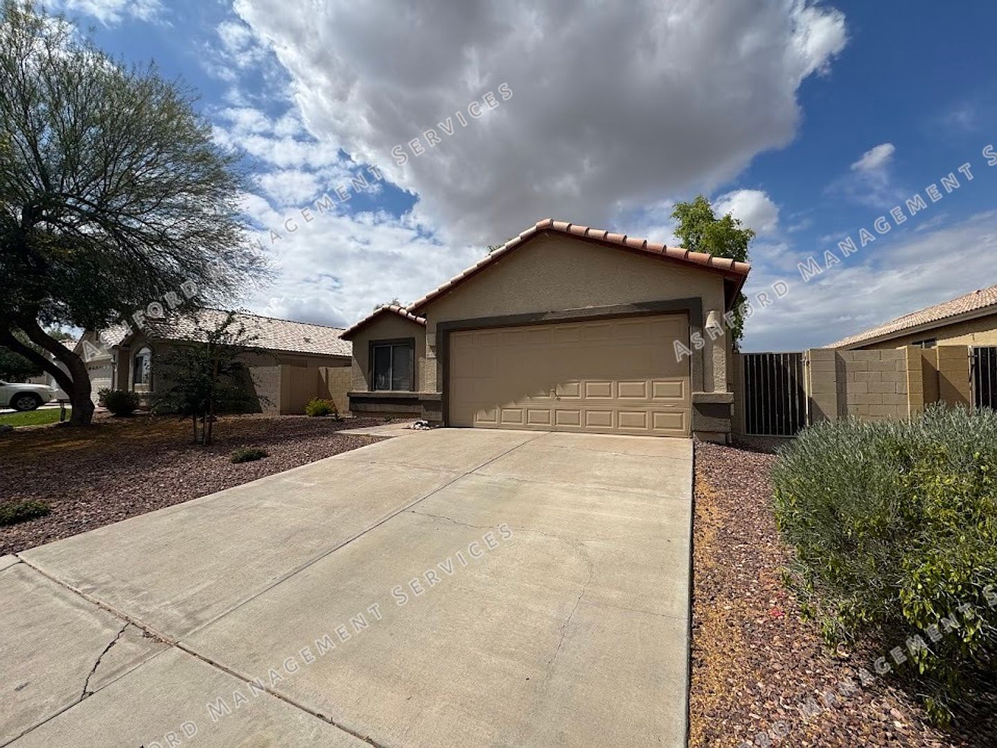 BEAUTIFUL 3 BEDROOM 2 BATHROOM HOME IN GOODYEAR photo 5