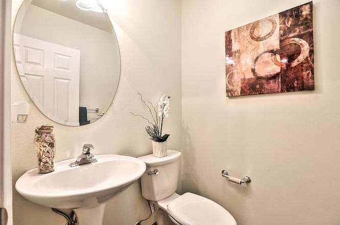 1024 Wayne Way photo 5