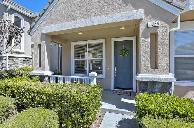 1024 Wayne Way photo 2