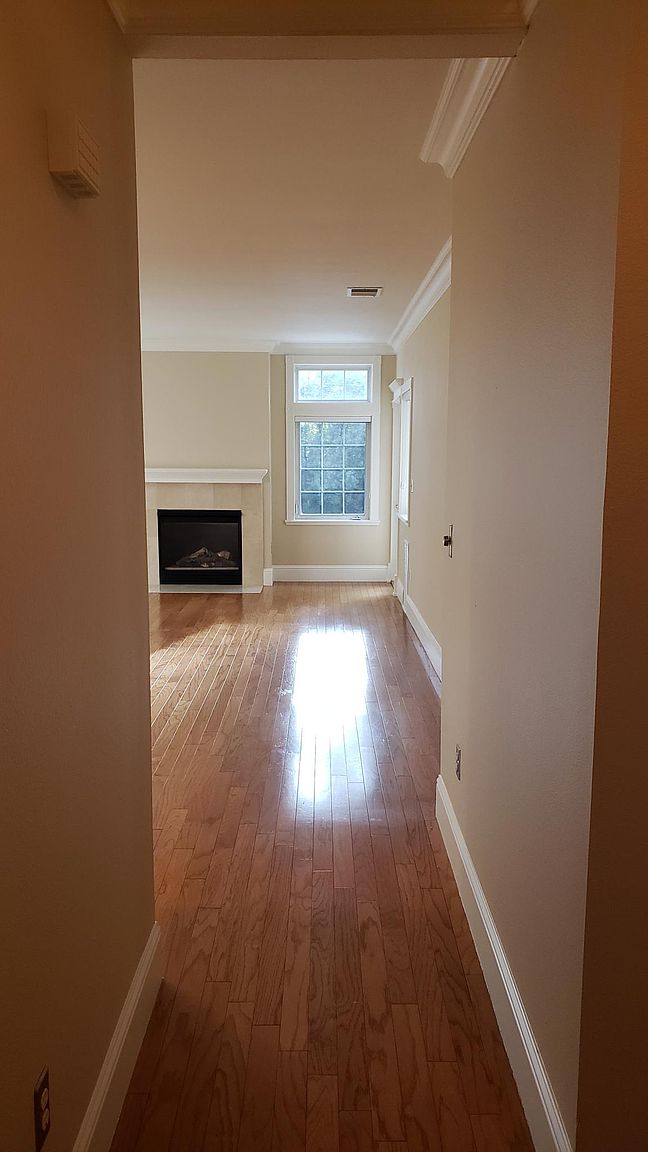 530 El Camino Real photo 3