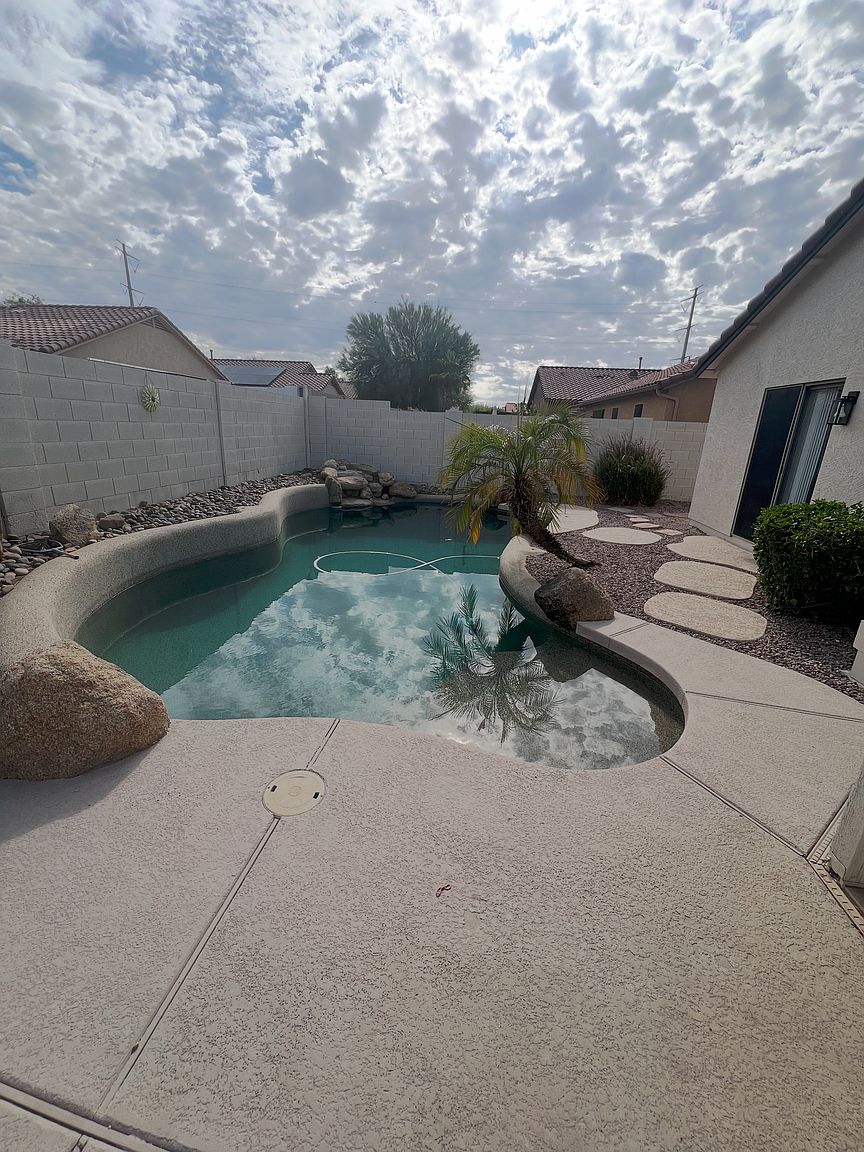 3060 W Roberta Dr photo 2