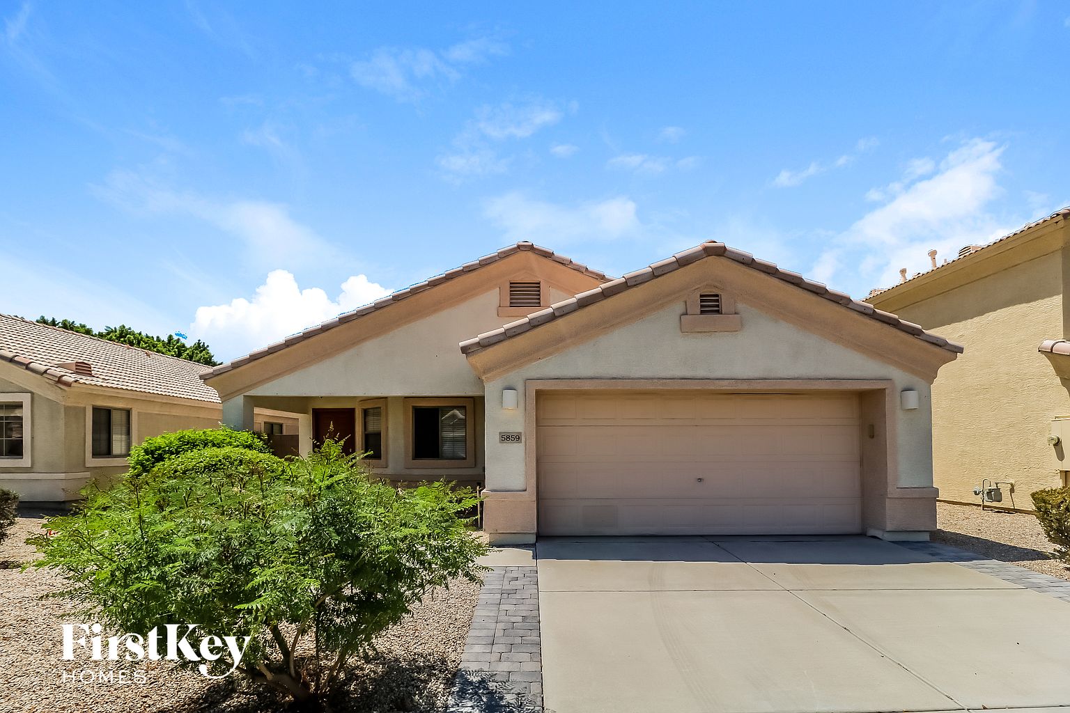5859 W Cochise Dr photo 2