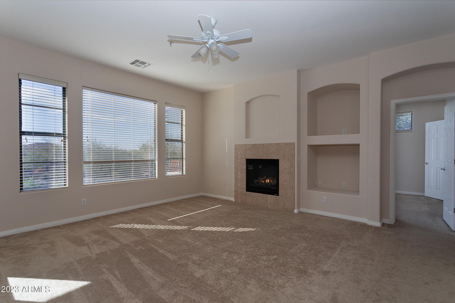 19550 N Grayhawk Dr photo 2