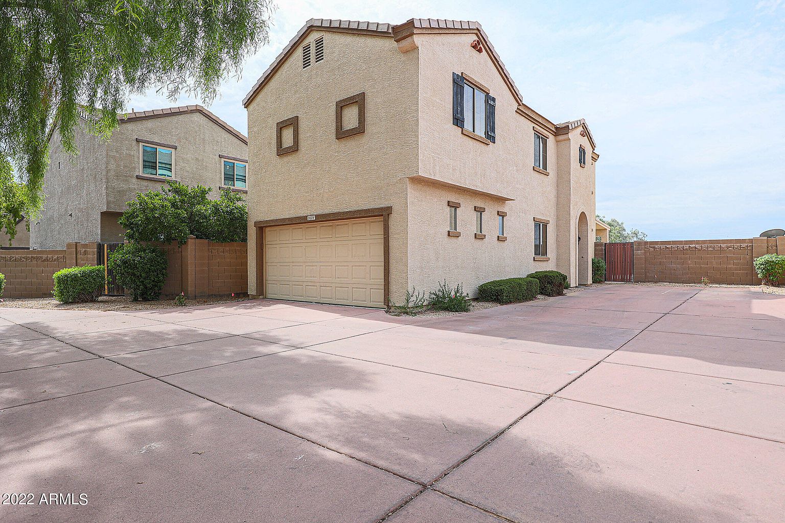 3039 W Los Gatos Dr photo 2