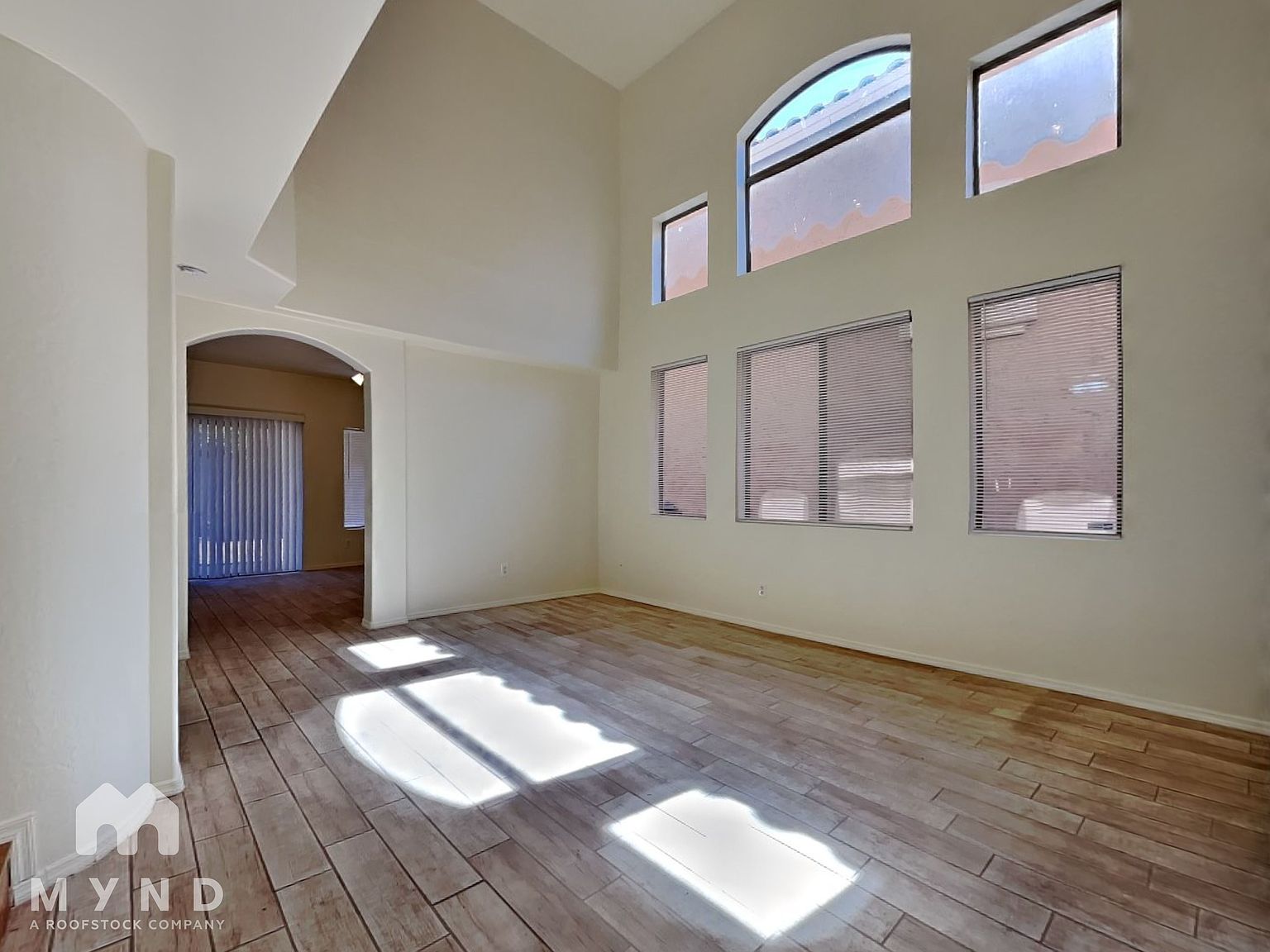 10524 W Almeria Rd photo 4