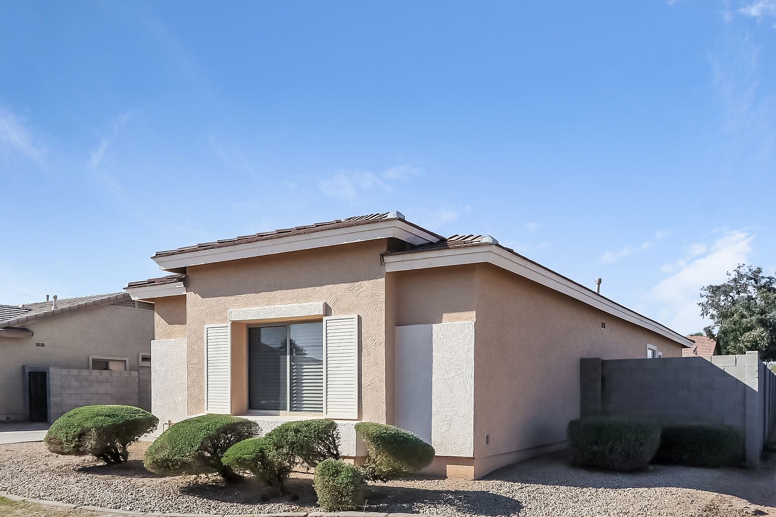 5810 S 53rd Ln photo 3
