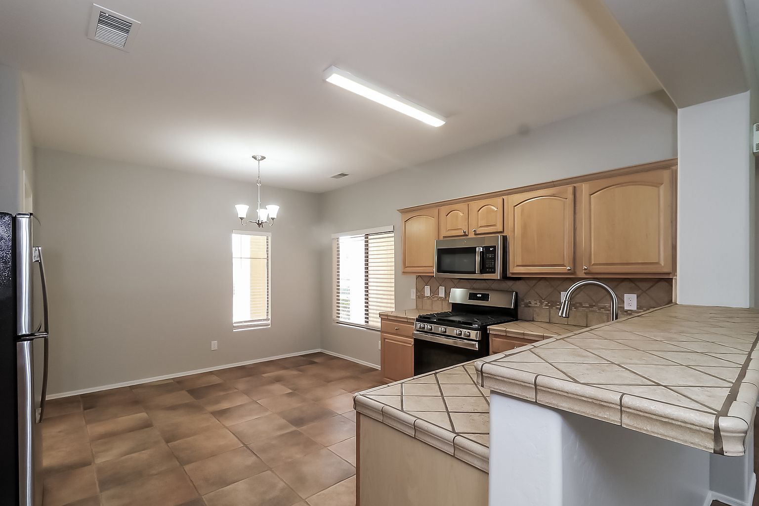 5810 S 53rd Ln photo 5
