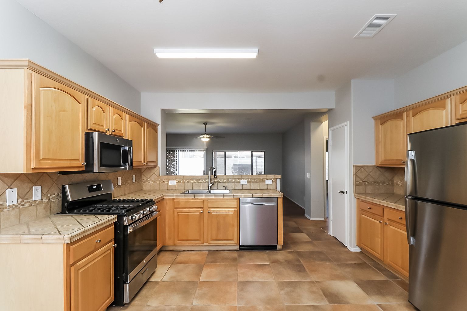 5810 S 53rd Ln photo 4