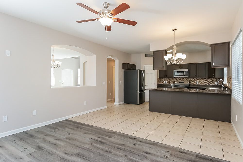7233 S 40th Ave Phoenix, AZ 85041 photo 4