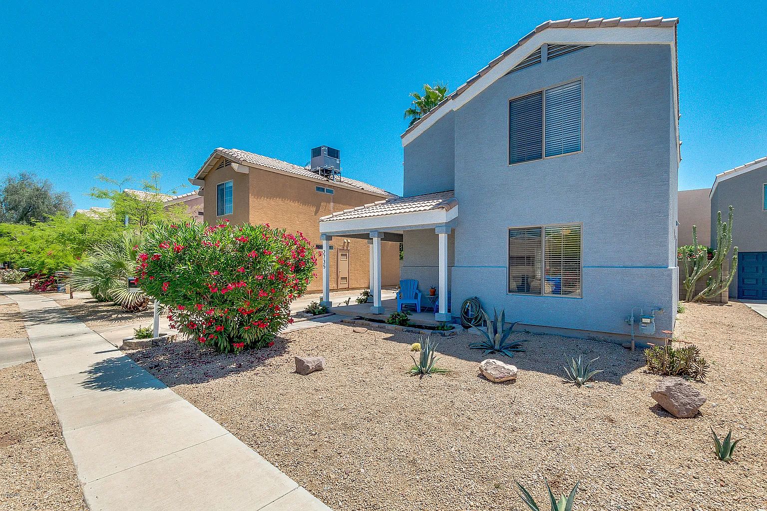 2735 E Windsor Ave photo 2