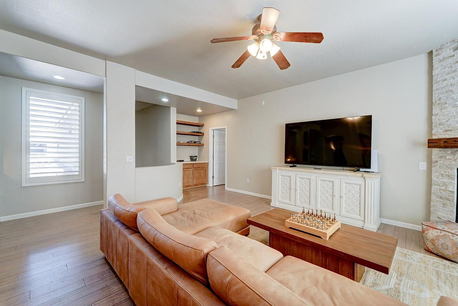 3131 E Legacy Dr 2123 photo 5