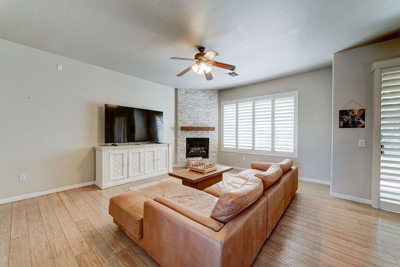 3131 E Legacy Dr 2123 photo 3