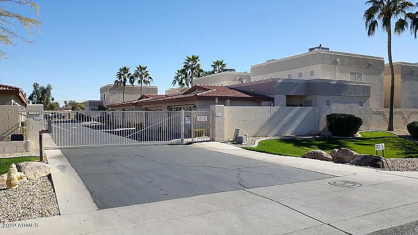 3221 N 37th St Phoenix, AZ 85018 photo 5