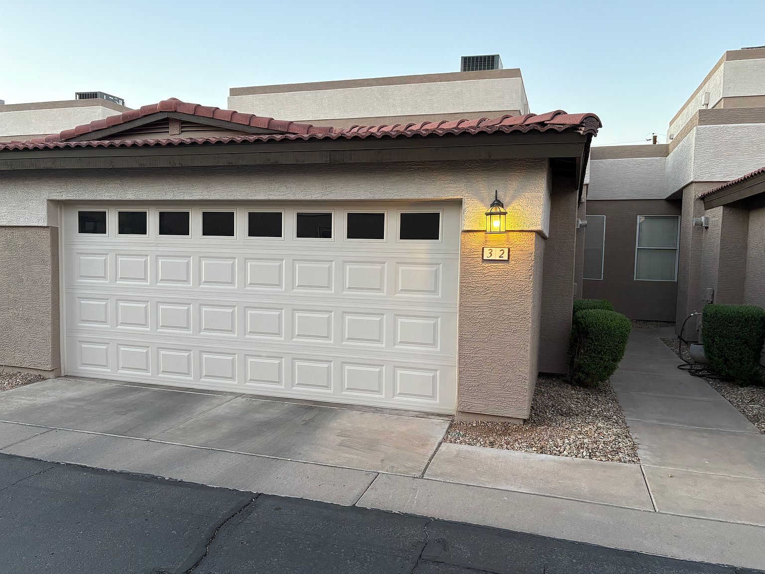 3221 N 37th St Phoenix, AZ 85018 photo 3