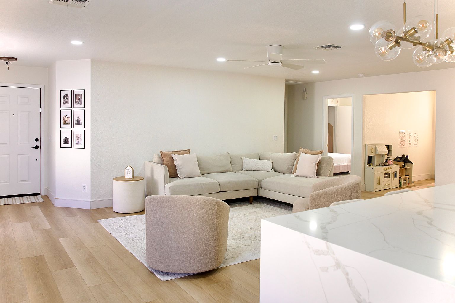 3114 W Mark Ln Phoenix, AZ 85083 photo 4