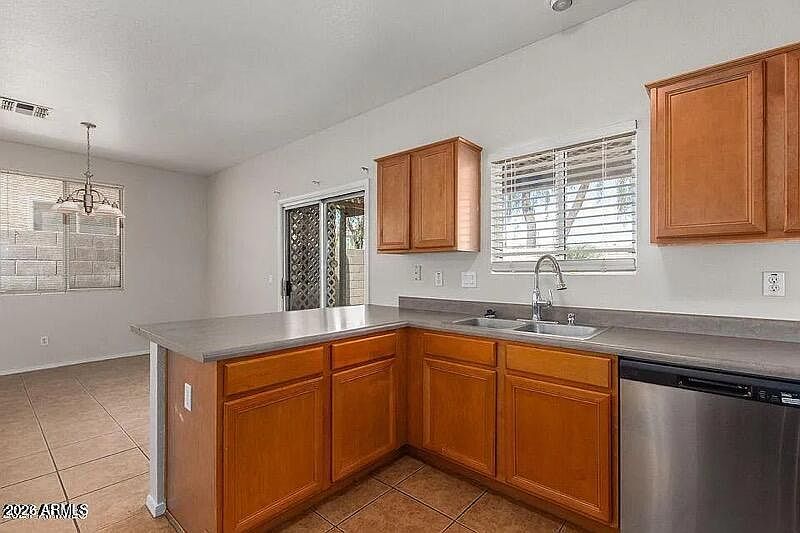 22009 N 29th Dr Phoenix, AZ 85027 photo 5