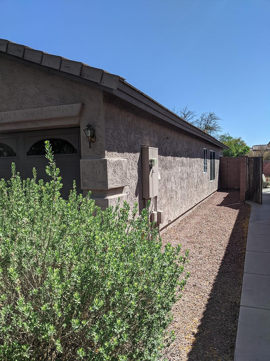 1942 E Aire Libre Ave photo 3