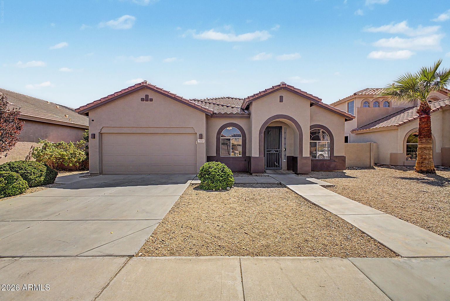 7233 W Paradise Ln photo 3