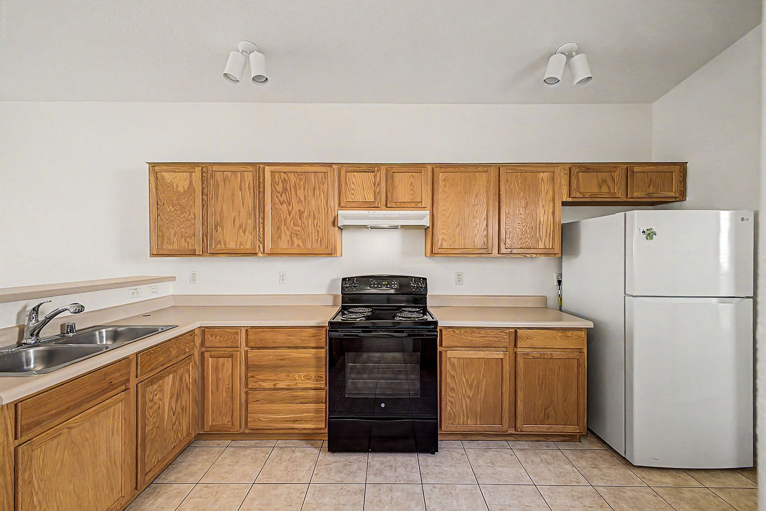 32 N Eaton Pl photo 3