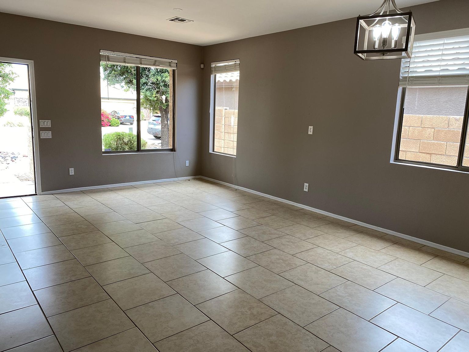 1763 E Wildhorse Pl photo 4