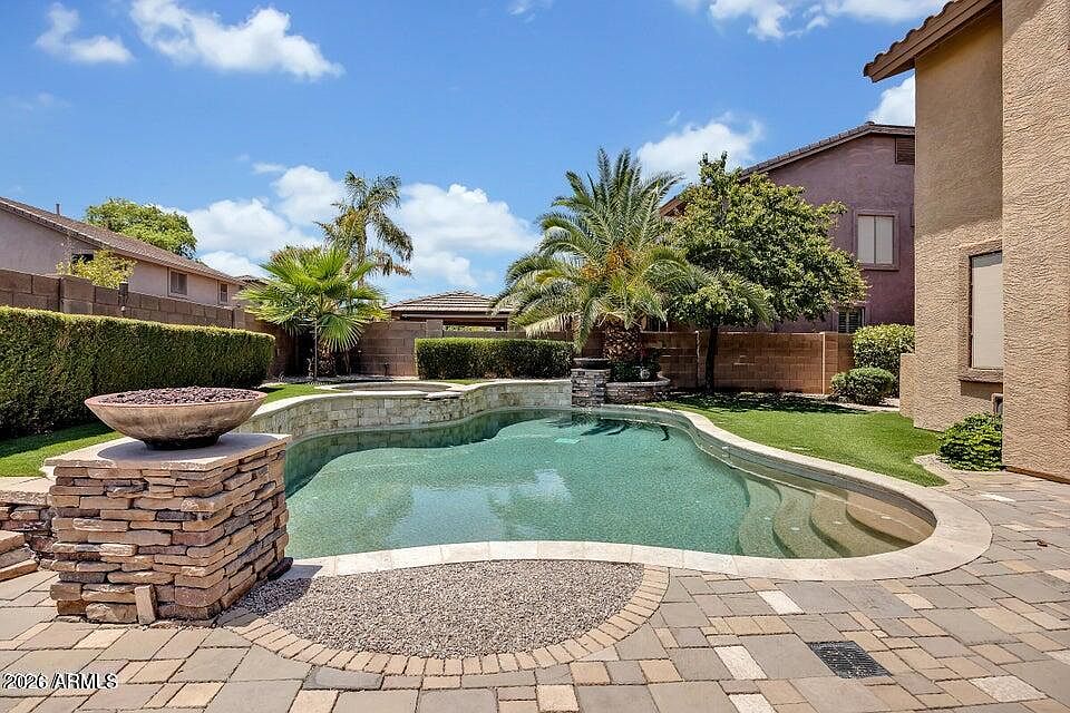 2717 E Teakwood Pl photo 3