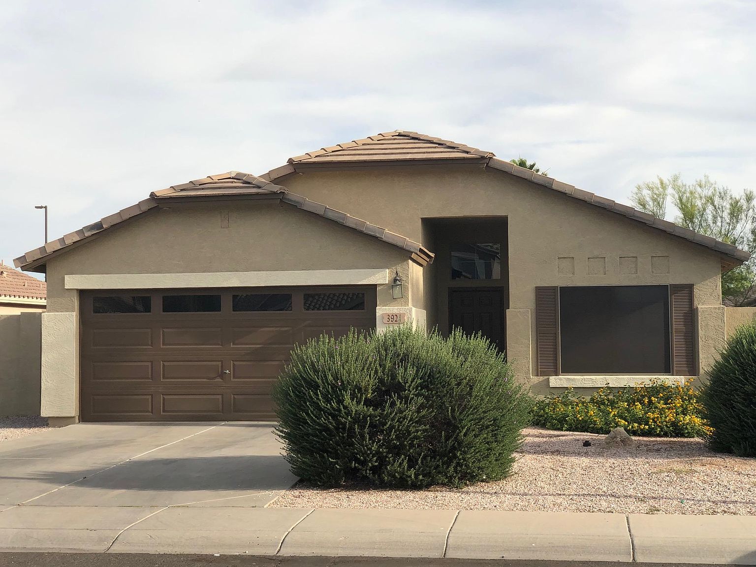 3921 E Derringer Way photo 2