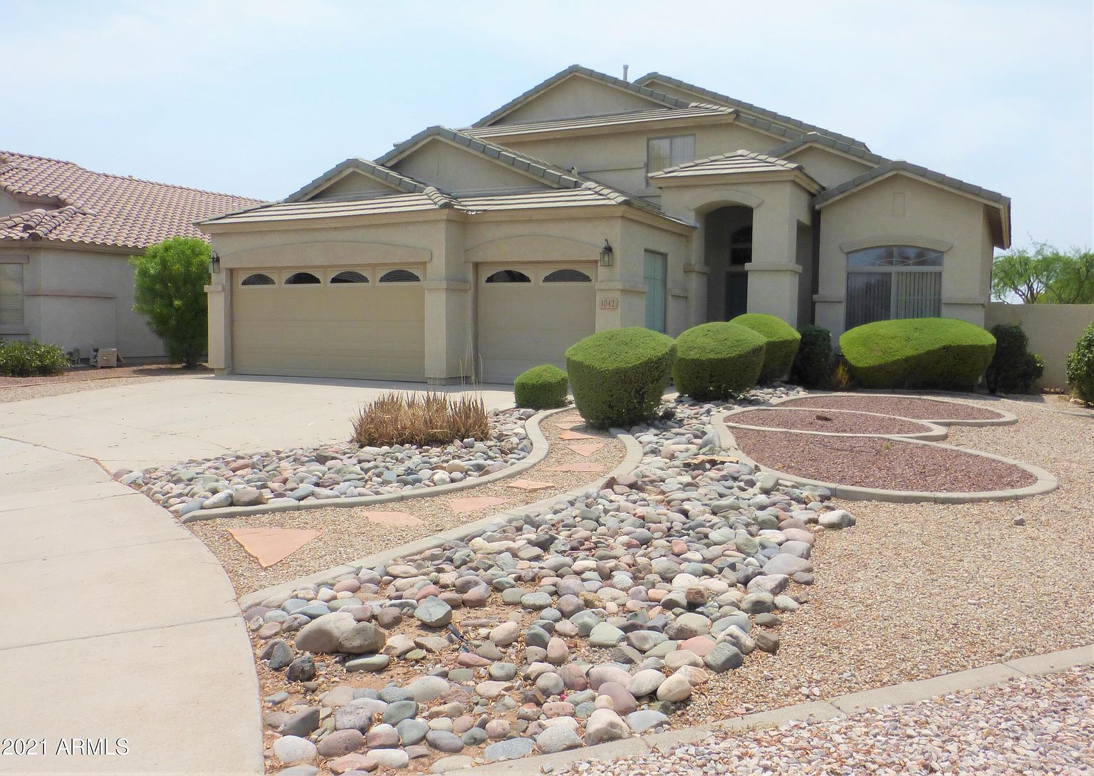 1042 N Moccasin Trail photo 2