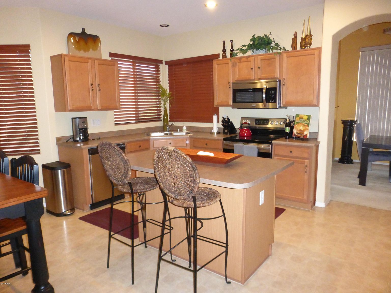 1042 N Moccasin Trl photo 3
