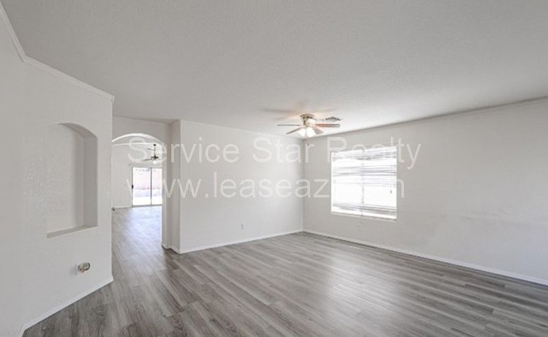16652 W Latham St photo 3