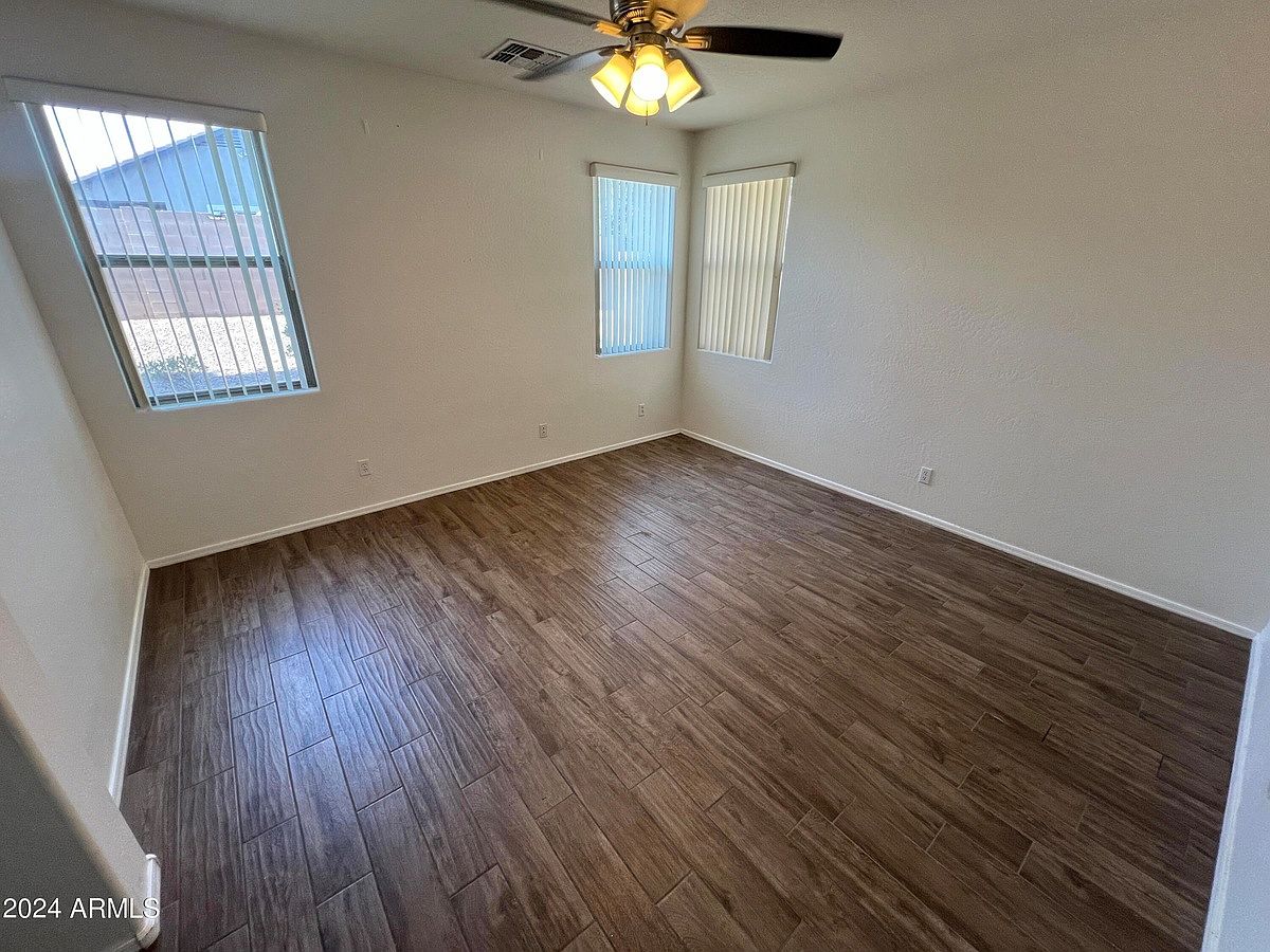 17038 W Young St photo 4