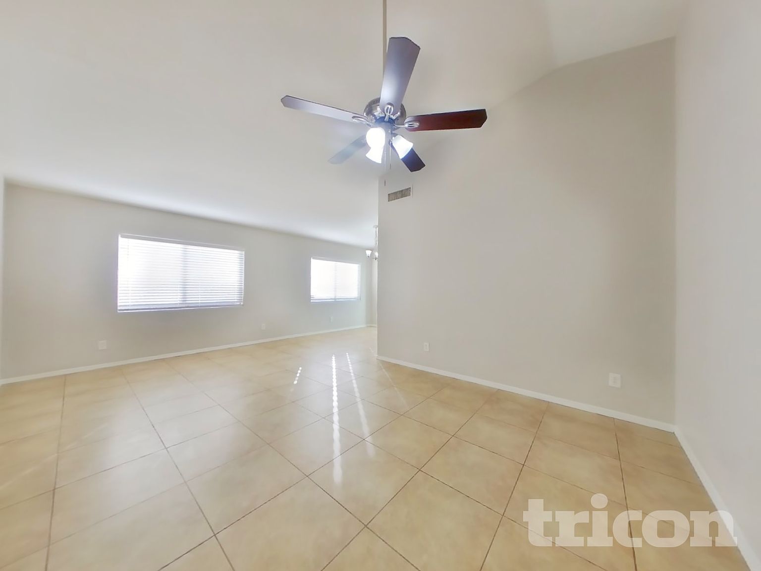 12911 W Voltaire Avenue photo 4