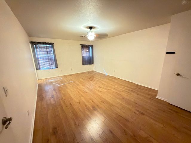 15803 W Crocus Dr photo 3