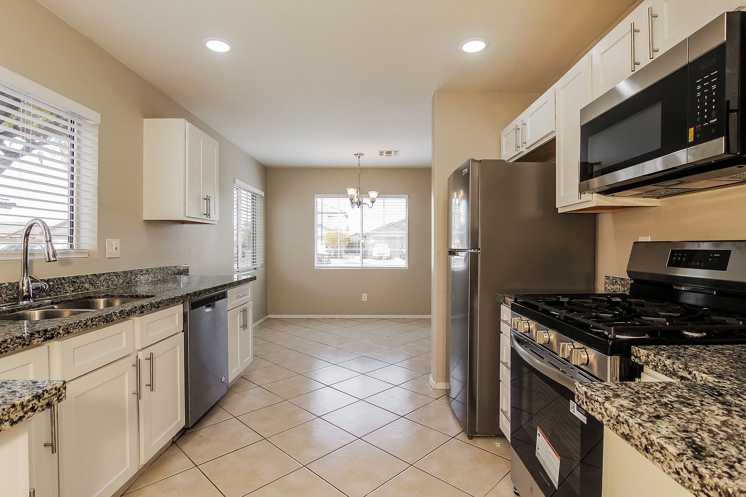 12610 W Myer Ln photo 4