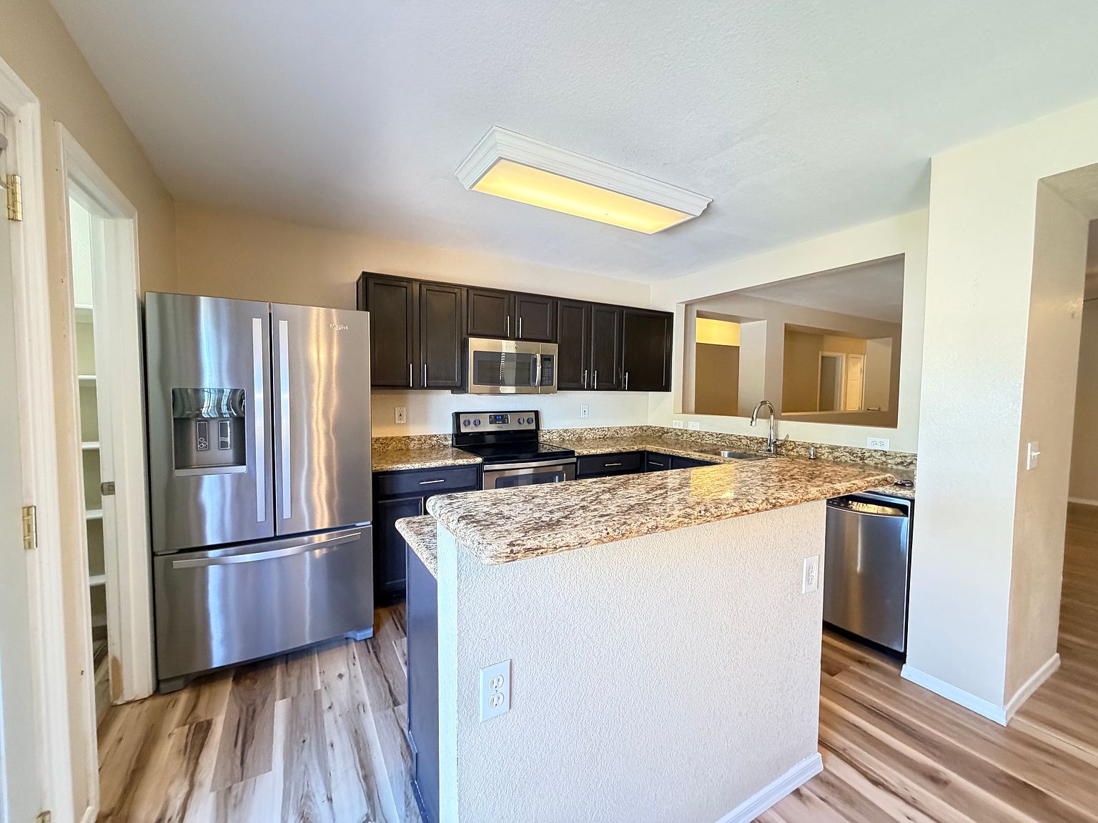 652 W Kingman Loop photo 4