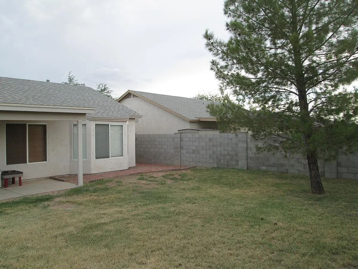 1370 E Cactus Bloom Way photo 4