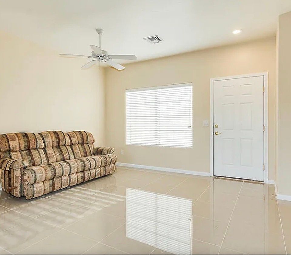 1546 N Mimosa Way photo 5