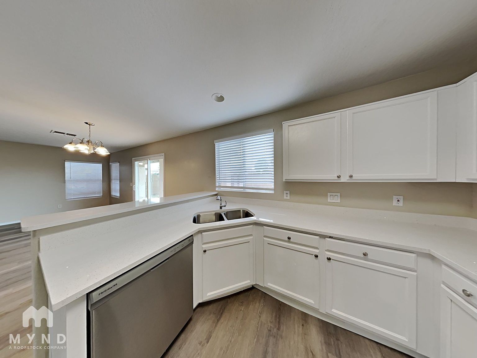 11821 W Cortez St El Mirage, AZ 85335 photo 3