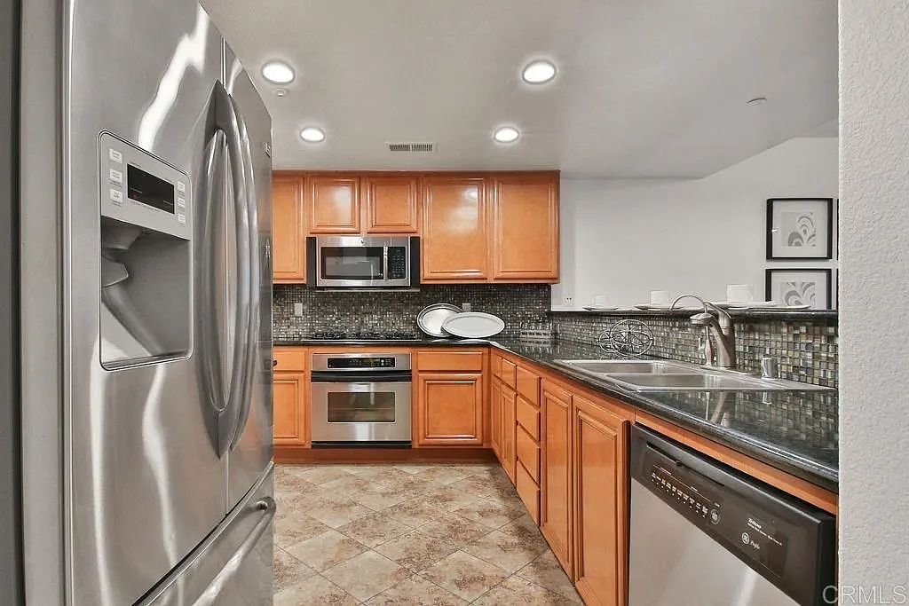 1501 India St photo 2