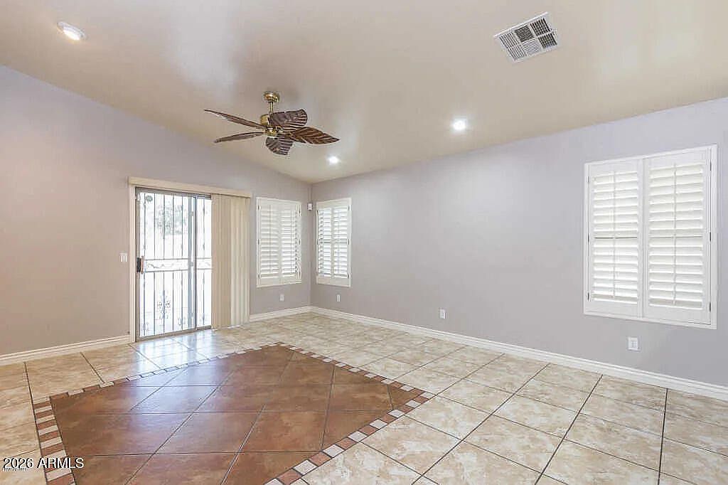 8319 W Whyman Ave photo 4