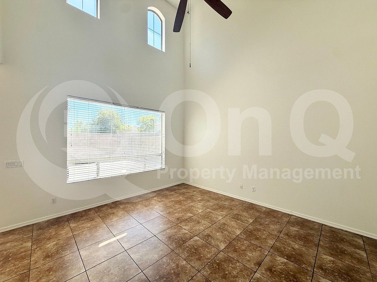 1229 S Mansard photo 5