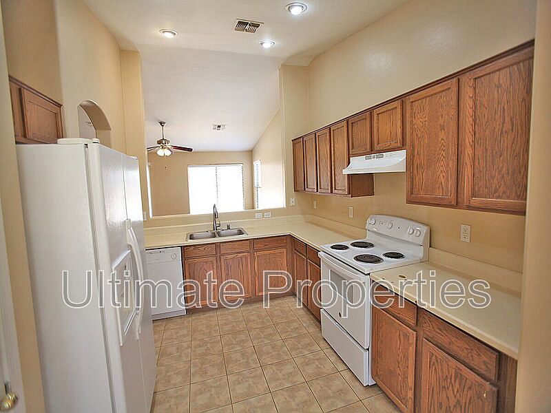 2333 W Maldonado Rd photo 5