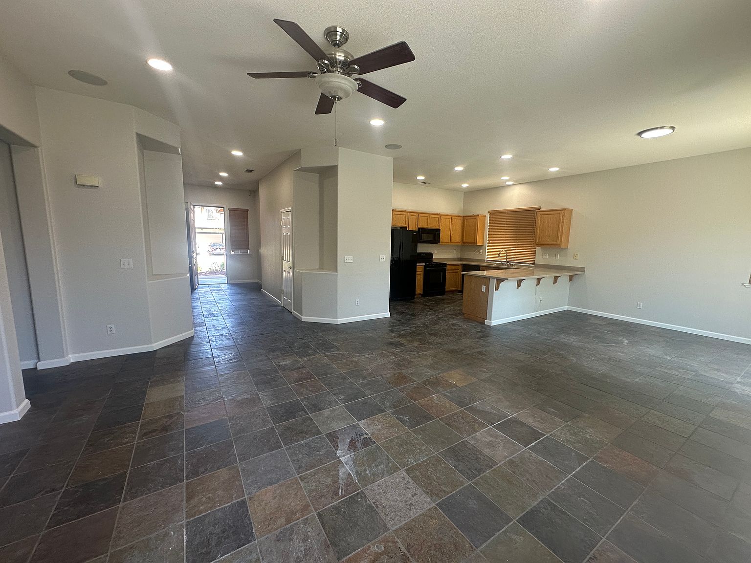 270 Wisteria Ln photo 2