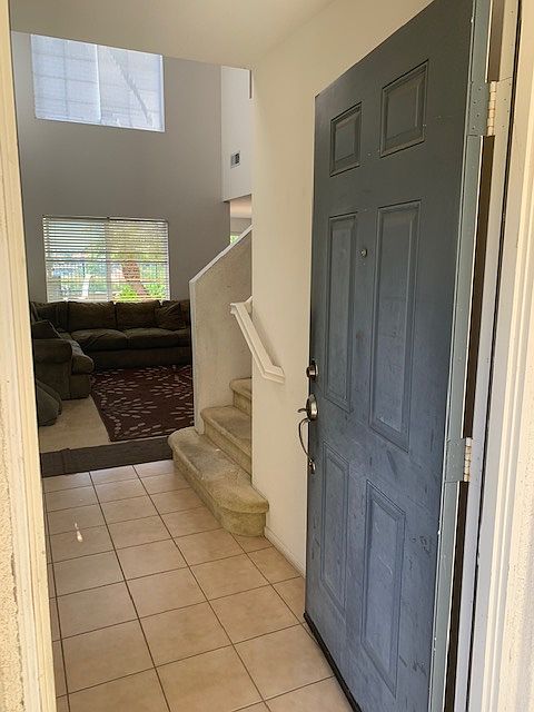 1615 Carriage Cir photo 2