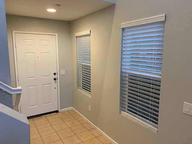 1615 Carriage Cir photo 3